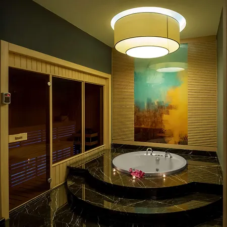 Отель Doubletree By Hilton Маниса