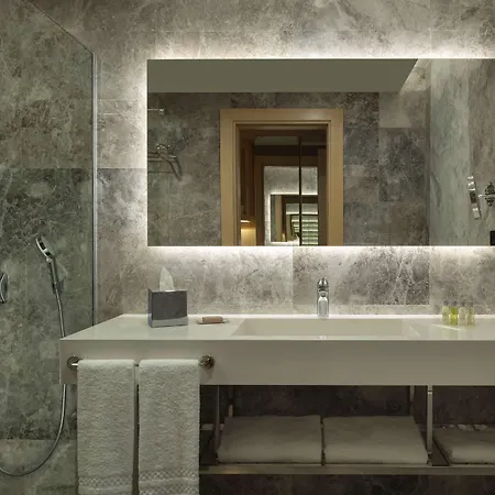 Отель Doubletree By Hilton 5*